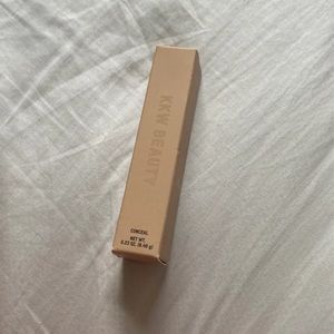 KKW BEAUTY concealer